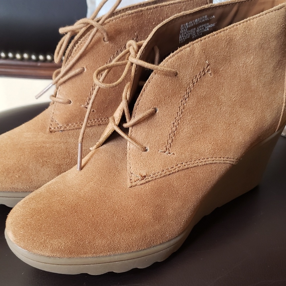 Brand woman boots